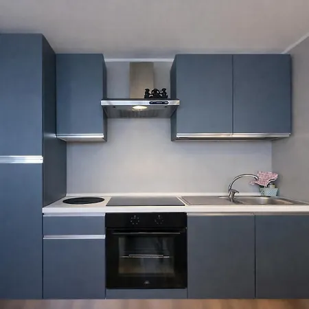 Appartement -3 Min Walk From The Metro- Wi-fi And Privacy -