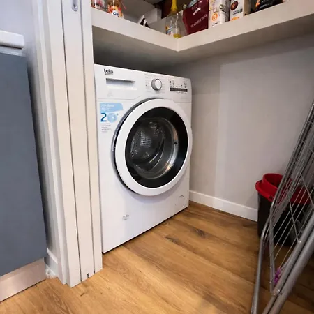 -3 Min Walk From The Metro- Wi-fi And Privacy - Appartement